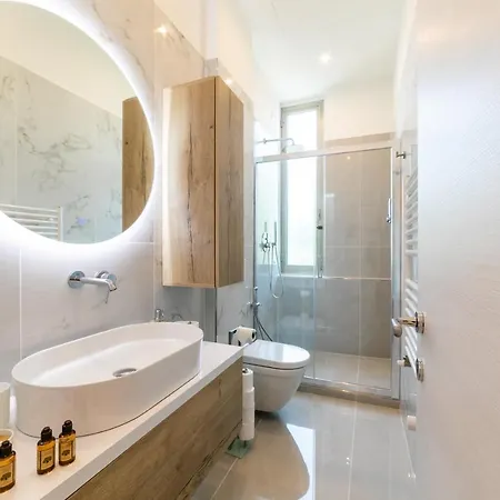 Ventimiglia City Center With Sea View Apartment