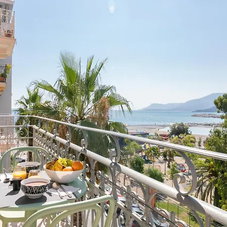Ventimiglia City Center With Sea View Apartment *